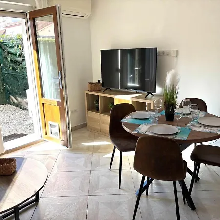 Διαμέρισμα Beautiful Close To Beaches And Old Αντίμπ